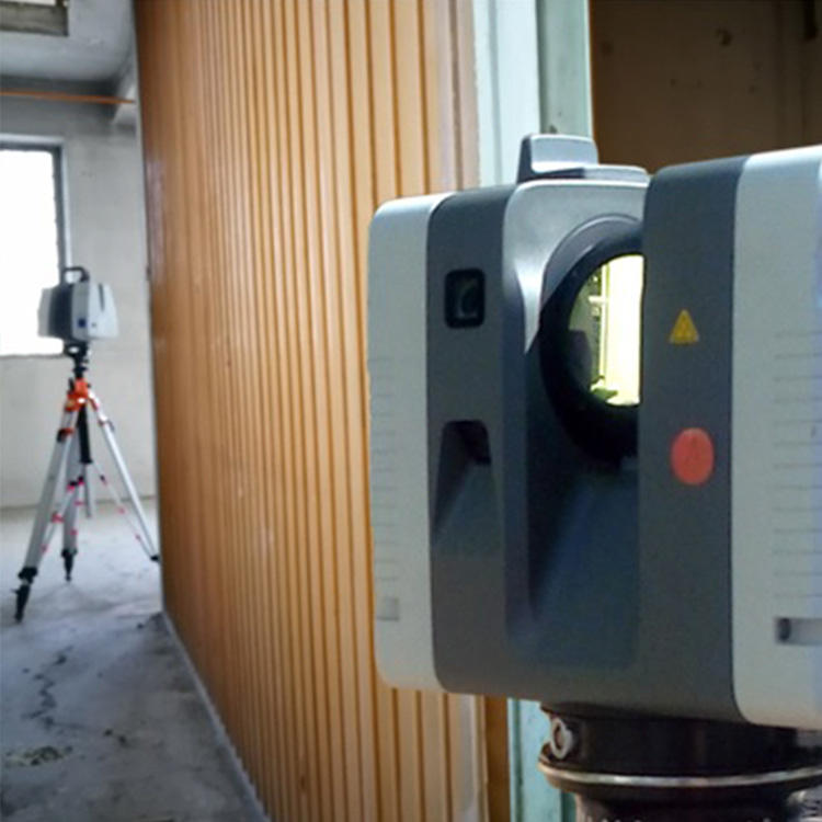 Technische Vermessung, Laserscanning: Zwei Laserscanner in einem Flur